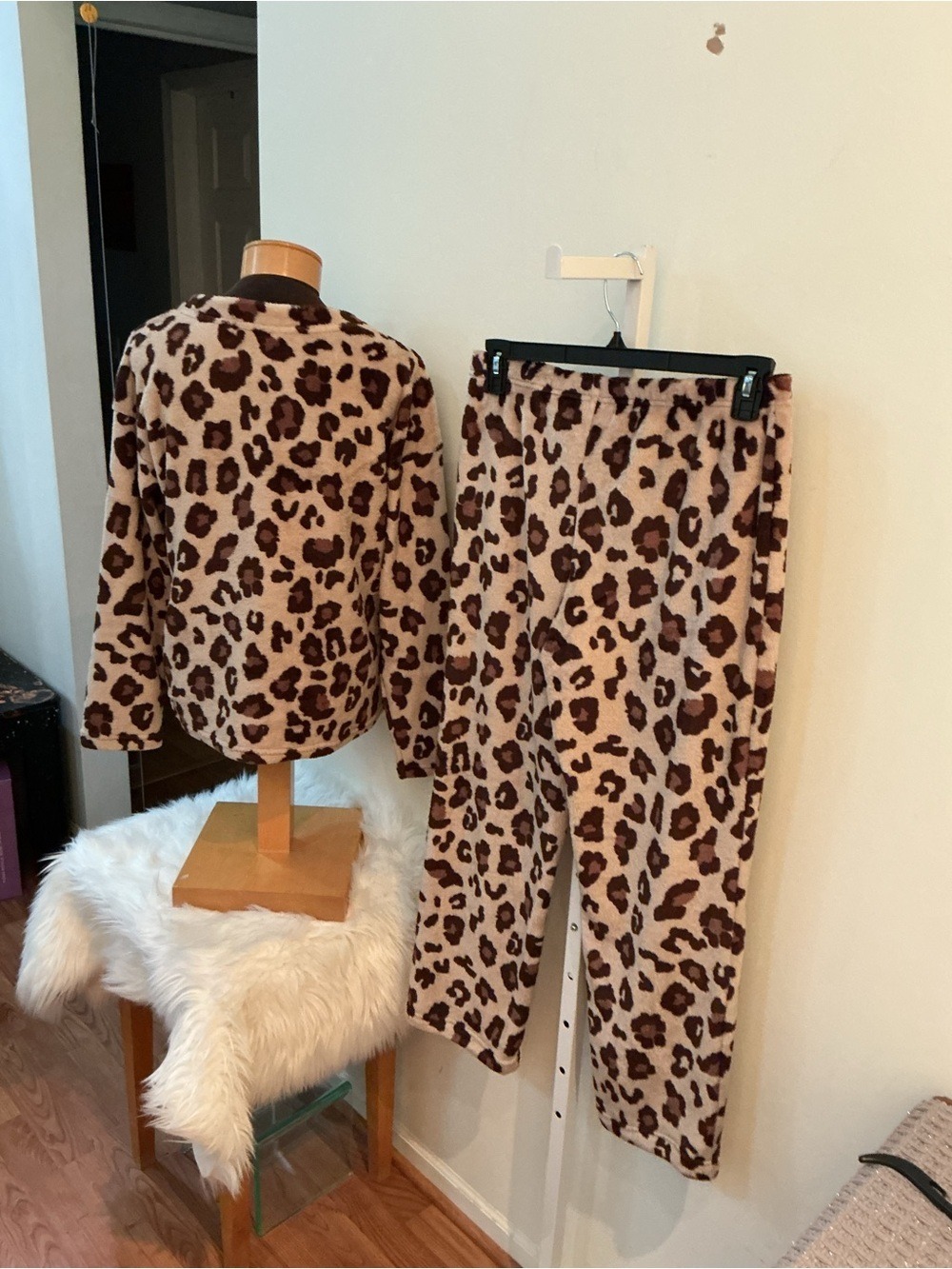 Joyspun Leopard Print Plush Fleece Pajama Lounge Set Size Small (4-6) Cozy Soft - Picture 4 of 14